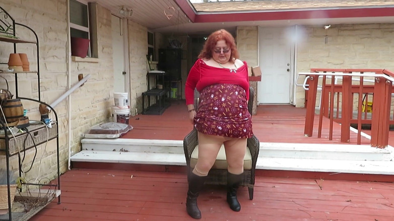 BBW nurse Vicki adventures with friends: Oh fun on my patio in my new boots doing...