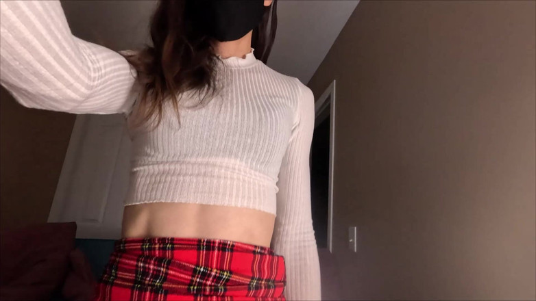 Mistress Mel: Kouření POV s dívkou v sukni