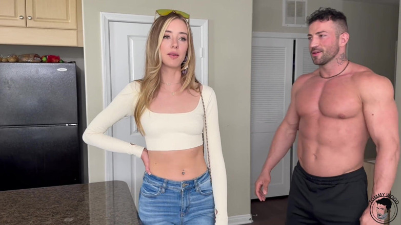 Tommy Wood XXX: Si cantik rambut pirang didobel penetrasi pakai atm