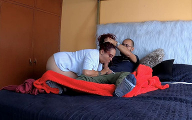 SoldierHugeCock: Předstírám, že jsem nemocná, abych ošukal moji macechu