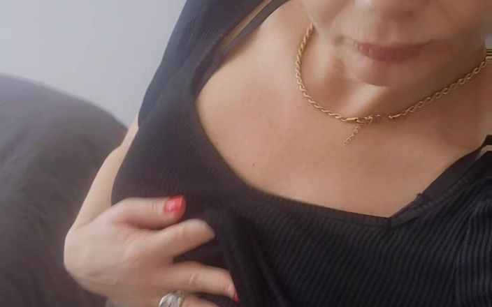 Sofy13: Cosa ne pensi della mia nuova lingerie?