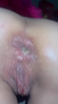 Latina rabuda foi destoyed com enorme carga de porra em anal apertado
