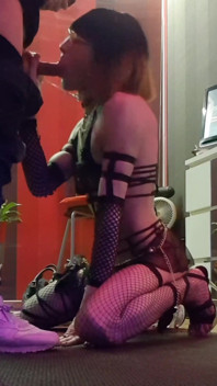 (makingoff⁴ G-view) Sex Slave in Front of a Beautiful Cock in Facefucking Bite Bitch Takes a Cum Shower