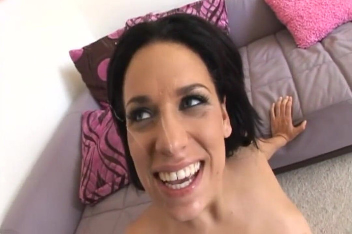 Anal Invasion: Anaal trio voor rondborstige babe