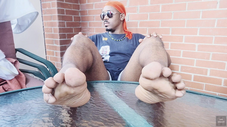 Soft Soleman: Dotkni se a čichni k mým chodidlům, po koupeli (2025)