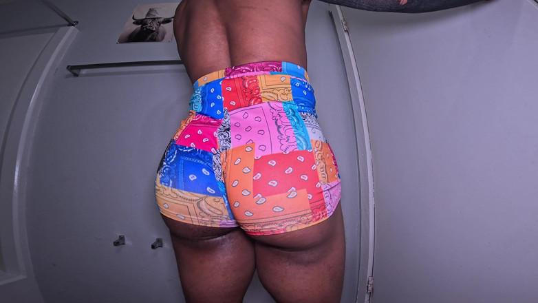 Bubble_butt_babe: Ragazzo gay con un bel culo