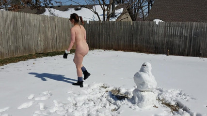 Aurora Willows: Naked snowman