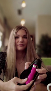 Elle Me Fait Jouir Au Restaurant - Sexe En Public