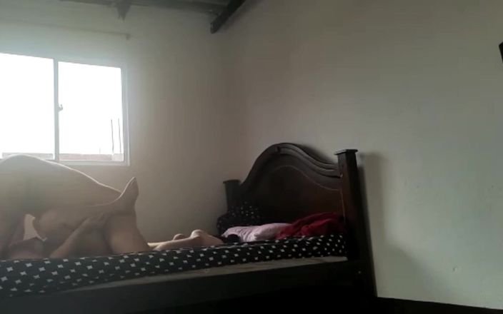 1lindapareja: Eu encontro meu meio-irmão árabe se masturbando e eu como seu...