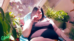 Gidget X: Pomalý sexy kouření a sperma na slunci