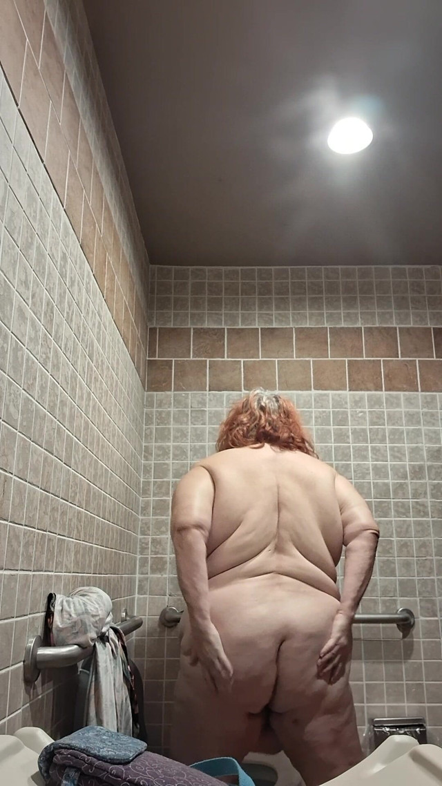 Big Beauty Nurse Vicki Dances and Strips in the Bathroom! (BBW nurse Vicki adventures with friends) Big Beauty Nurse Vicki Dances and Strips in the Bathroom! (BBW nurse Vicki adventures with friends)