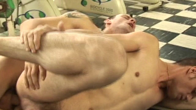 PORN FRENCH RAW FUCK CLUB X: Latino Boy Fucking Bareback for Exhib Sex
