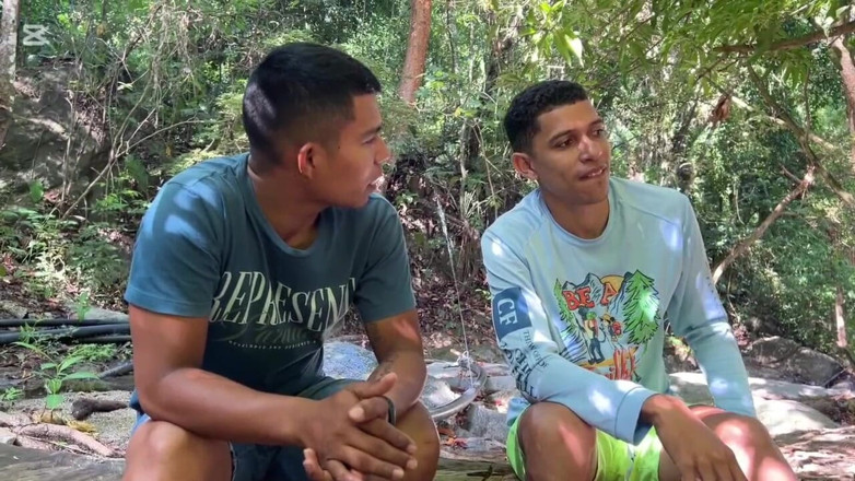 Bridney Star: Femei latino experimentează cu două pule în gură, partea 1