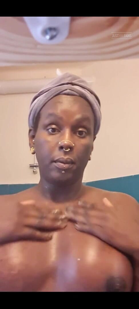 Imana Trans: Урок 1 - треба тримати цицьки зволоженими, гнучкими та м'якими.