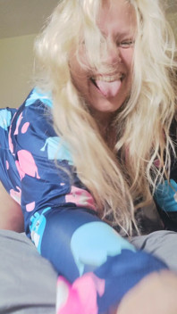 Good Afternoon Loves, Almost Weekend!
