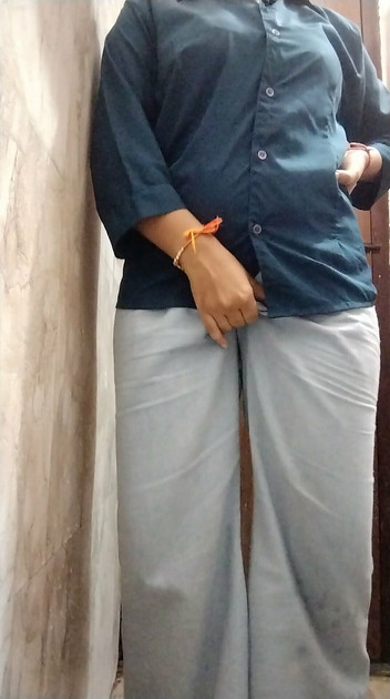 Riyathakur: Sexy desi teenagerka masturbuje doma