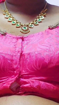 Ibu tiri besar yang seksi