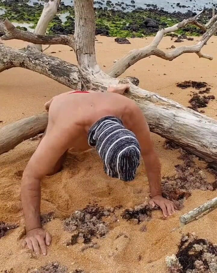 Ladysilvas: Ladysilva, quel cul sexy en culotte sur la plage
