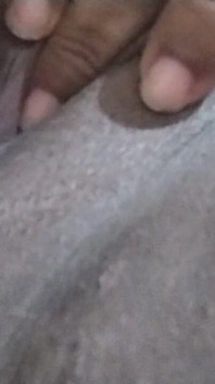 Ma petite chatte veut une bite
