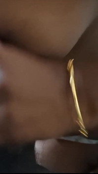 Desi indiano tamil moglie succhia il cazzo di suo marito per raffreddarlo