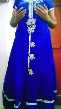 Indischer Schwuler Transvestisten Gaurisissy XXX Sex in Blue Lehanga