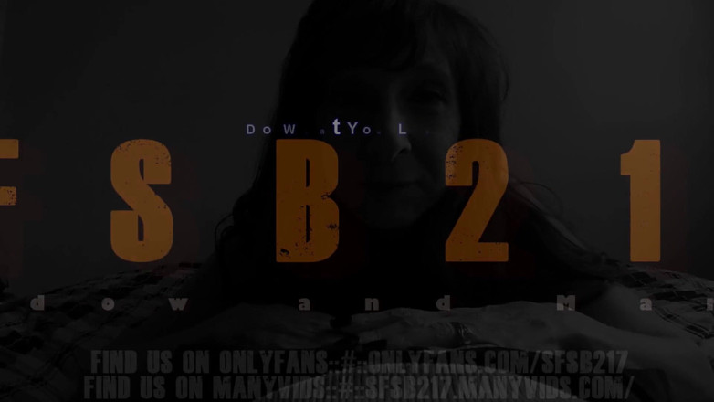 Shadow And Marie: MILF berambut gelap dengan kuku hitam memberikan blowjob yang hebat