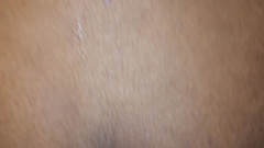 Akhi moni: Miluje mého ptáka uvnitř