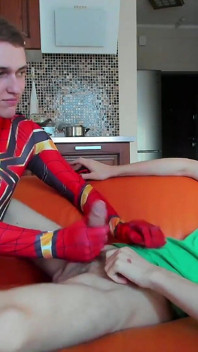Superhero melancap zakar besar saya!