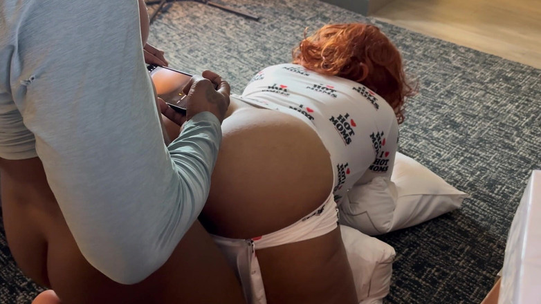 Big666dick: Meio-irmão comeu minha bunda e depois me fodeu de quatro