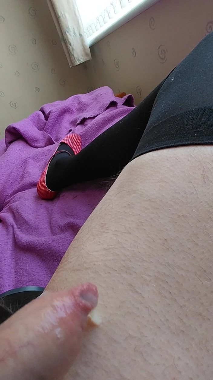 Cindy Belfast: Sissy kommt, als ihre muschi gestopft wird
