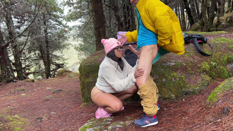 Lady: Cycata i bujna macocha ssie kutasa starca i wkłada go...