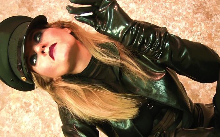 Goddess Celine: Du tillhör min röv