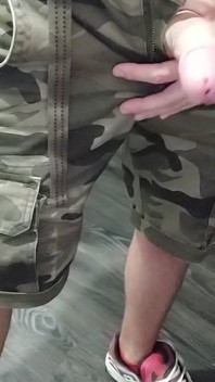 577277962