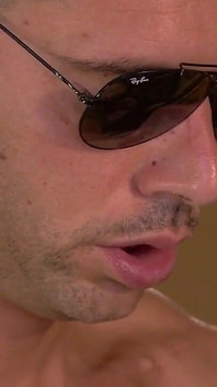 Crystal CrownとMelaは、巨根からお尻にそれを得るのが大好きなイタリアのみだらです