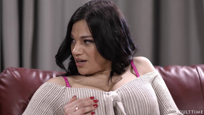 Adult Time: Timp pentru adulți - Terapeutul obraznic April Olsen surprins masturbându-se de...