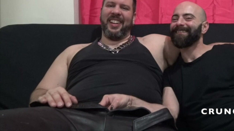 Sneaker Sex Kinky: Carlso Baise Son Pote Gay