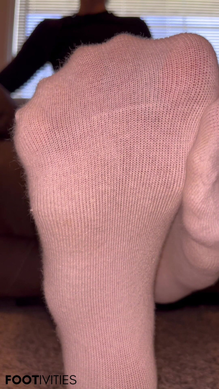 footivities: 사일런트 양말 애타게 - 아이비 발 - 발자국