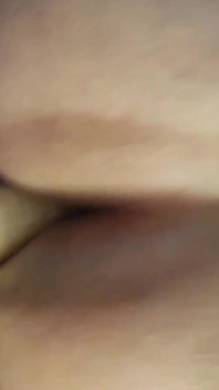 Seksi iri güzel kadın orta yaşlı seksi kadın için takma yarakla çifte penetrasyon!