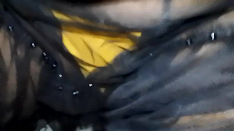 Jaanu294: The Yellowish-yellowish Is the Black Black Black Gow and Puts...