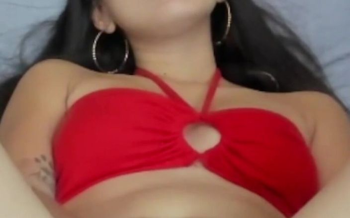 LiliBralee: Girl Masturbates in Her Room