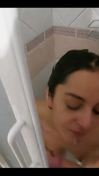 Ssę Go pod prysznicem