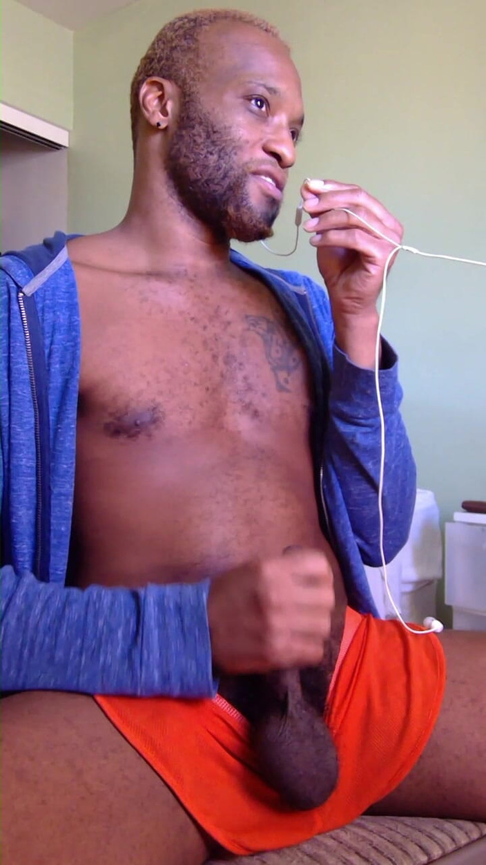 Kennie Jai: Kennie Jai sborra da ragazzo mostrando il suo grosso, grasso,...