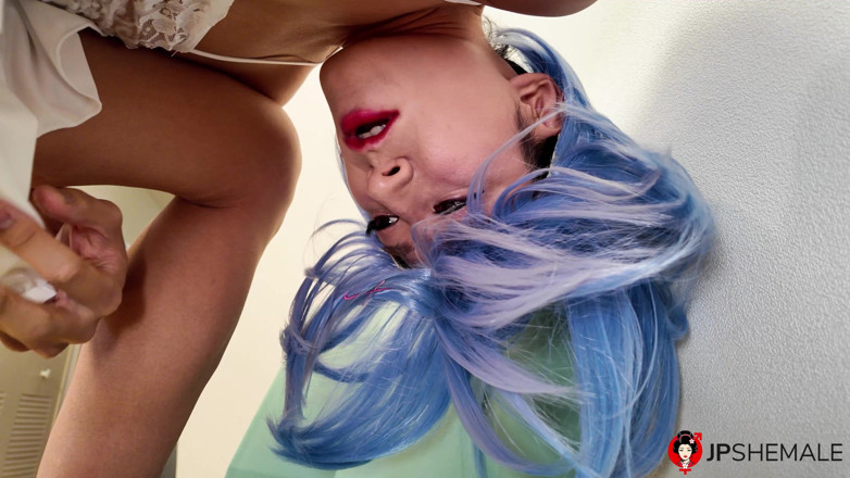 JP Shemale: Tesuda travesti Akira Minami dá prazer a si mesma com...