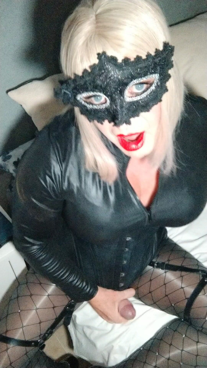 Emma Browne: Emmas catsuit travestito