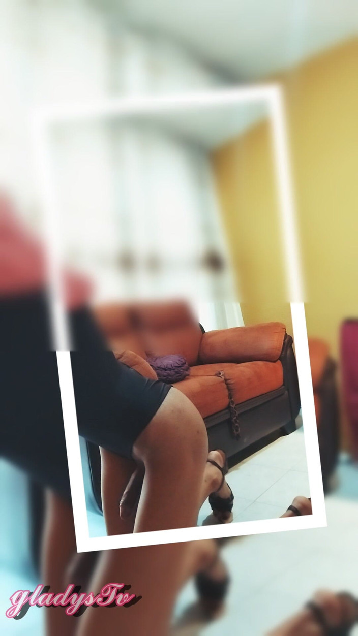 UpcomingCinnamon92: Zralá transvestitka masturbuje velmi lahodně