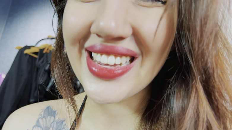 JessLux: The Giantess Sedang Makan Awak