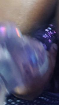 Fodendo meu dinossauro roxo!!!