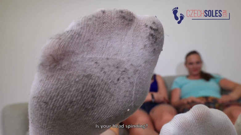 Czech Soles - foot fetish content: Kto ma najbardziej śmierdzące skarpetki?