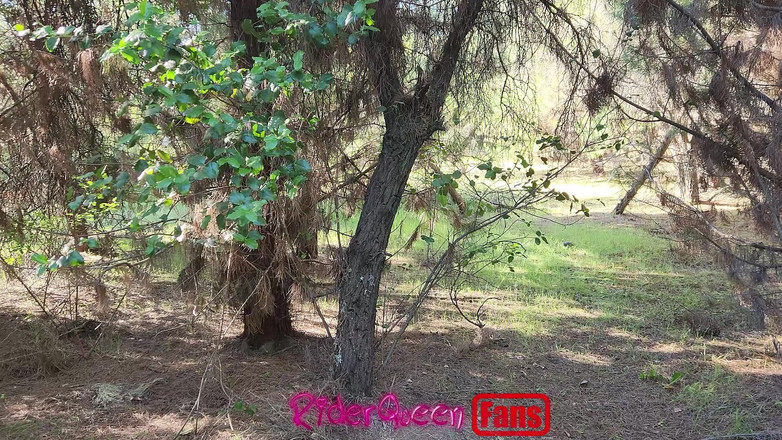 Riderqueen BBW Step Mom Latina Ebony: Riderqueen Sám venku