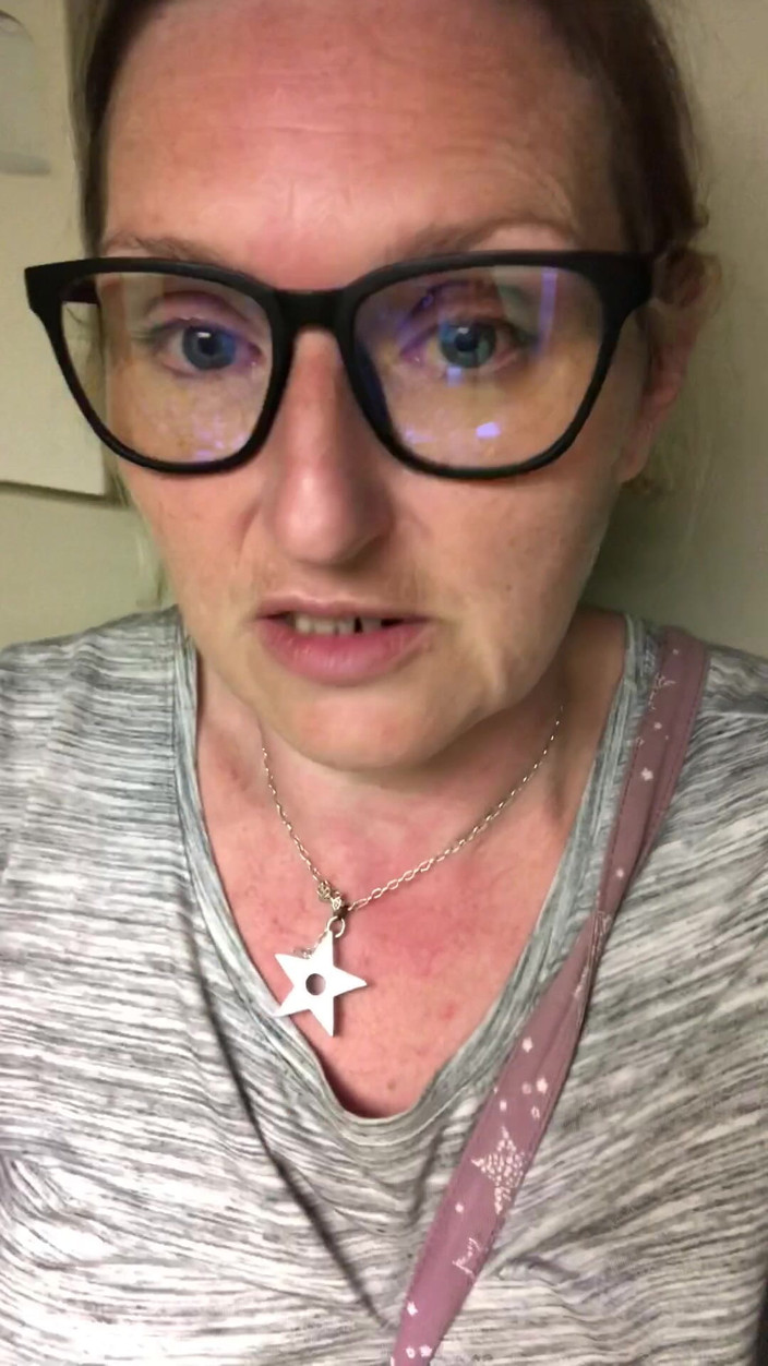 Pissing Paradise: Pissing Su Aerei, Treni E Automobile - Pipì Enorme Sul Treno...